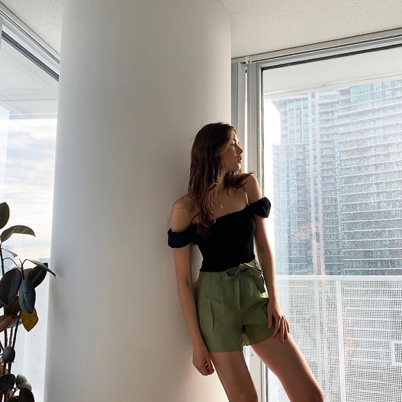 Aritzia Wilfred Kafka Short Black NWOT (00) - Picture 3 of 9